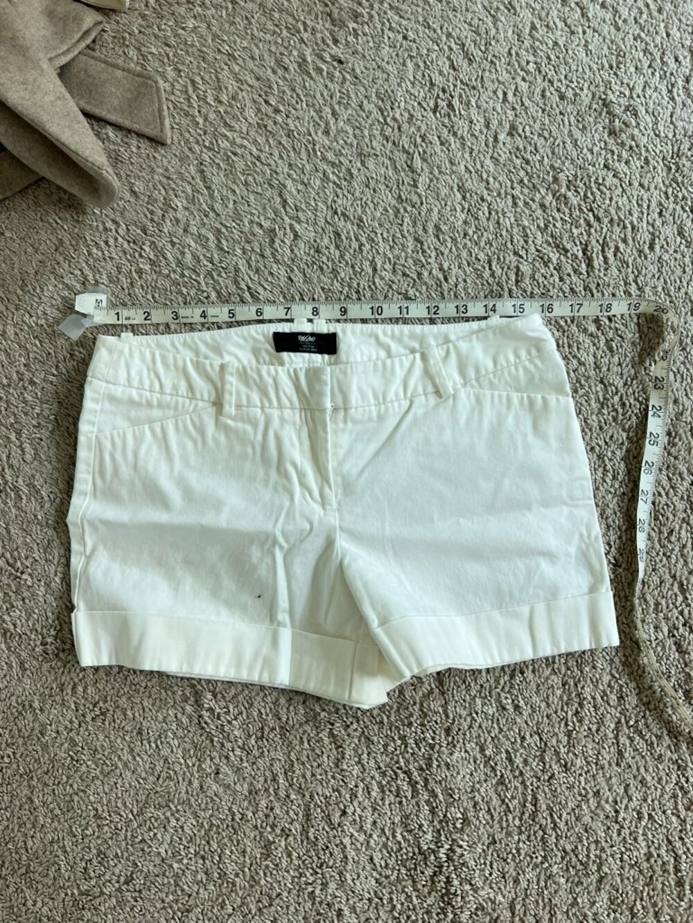 Mossimo Chino Shorts Women's Size 8 White Casual Classic Summer Comfort